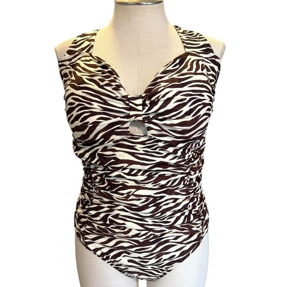New Torrid 4 (4X 26) Sexy One Piece Zebra Print Ruched Tummy Control Swimsuit - Picture 1 of 2